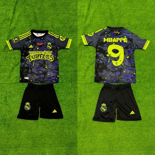 8329 Детски футболен комплект REAL MADRID NINJA TURTLES MBAPPE 9