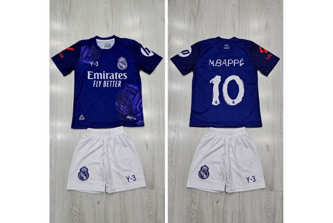 8236 Детски футболен комплект REAL MADRID MBAPPE 10